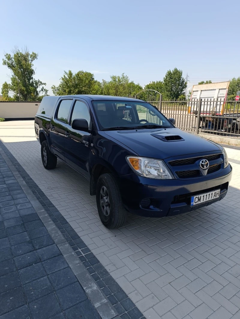 Toyota Hilux 2.5 D4D, снимка 10 - Автомобили и джипове - 47511425