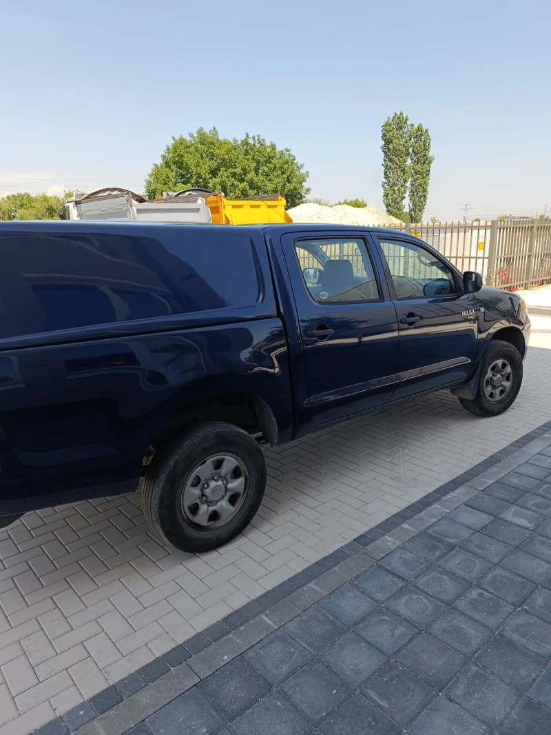 Toyota Hilux 2.5 D4D, снимка 9 - Автомобили и джипове - 47511425