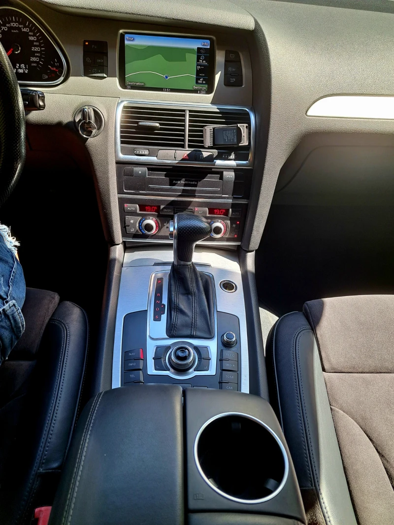 Audi Q7 3.0 TDI 245 к.с. Quattro S line - Евро 6, снимка 15 - Автомобили и джипове - 51536586