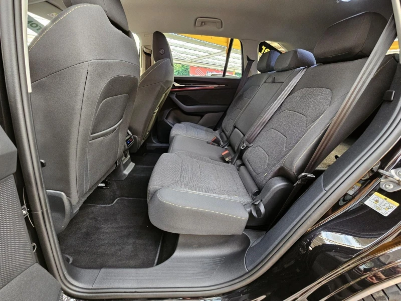 Skoda Kodiaq 2.0 TDI* 7 МЕСТЕН* 4WD* CAMERA* DISTR* NAVI* KEYLE, снимка 10 - Автомобили и джипове - 51765604