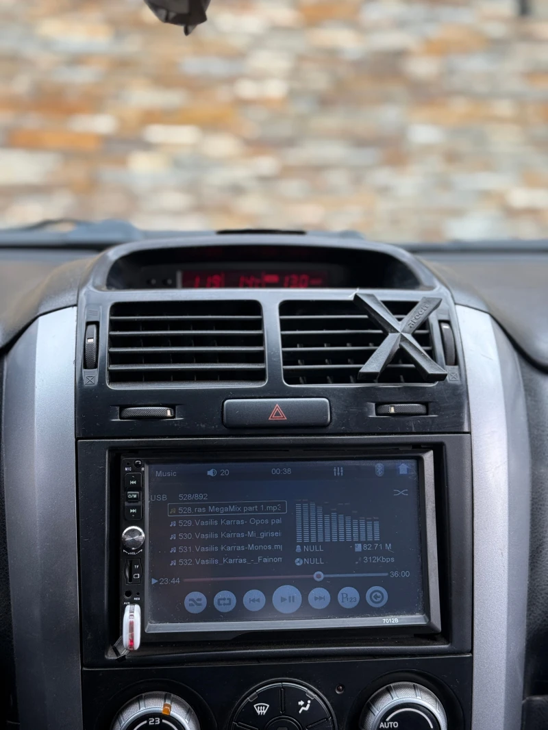 Suzuki Grand vitara 1.9 DDiS 4x4/NAVI/MULTI, снимка 8 - Автомобили и джипове - 52657168