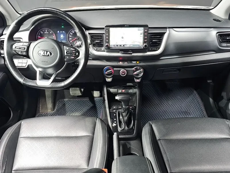 Kia Stonic Diesel 1.6 Deluxe, снимка 7 - Автомобили и джипове - 56118169