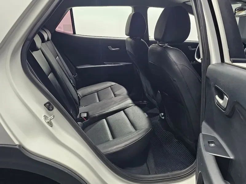 Kia Stonic Diesel 1.6 Deluxe, снимка 11 - Автомобили и джипове - 56118169