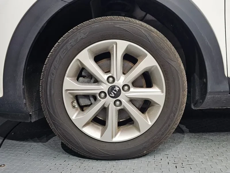 Kia Stonic Diesel 1.6 Deluxe, снимка 5 - Автомобили и джипове - 56118169