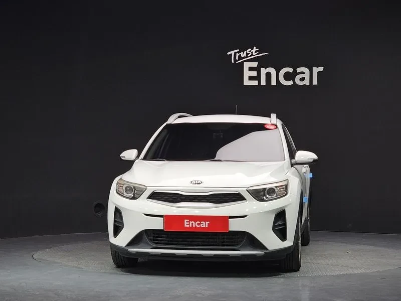 Kia Stonic Diesel 1.6 Deluxe, снимка 3 - Автомобили и джипове - 56118169