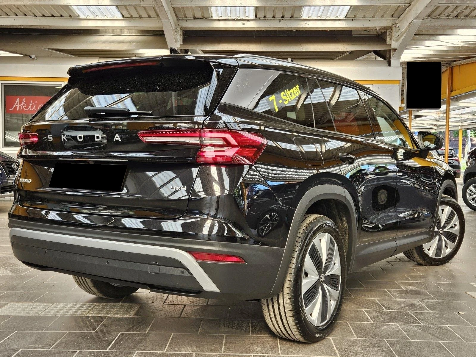 Skoda Kodiaq 2.0 TDI* 7 МЕСТЕН* 4WD* CAMERA* DISTR* NAVI* KEYLE - изображение 2
