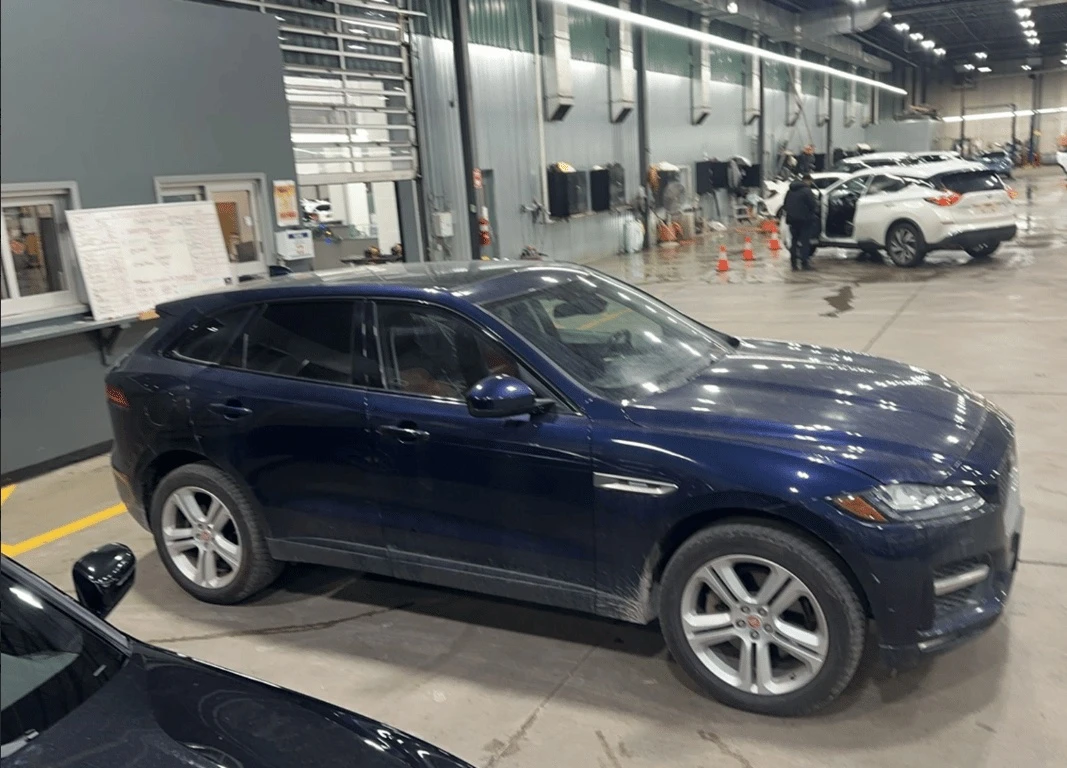 Jaguar F-PACE * 35t R Sport * CARFAX * БЕЗ ПЪРВОНАЧАЛНА ВНОСКА - изображение 3