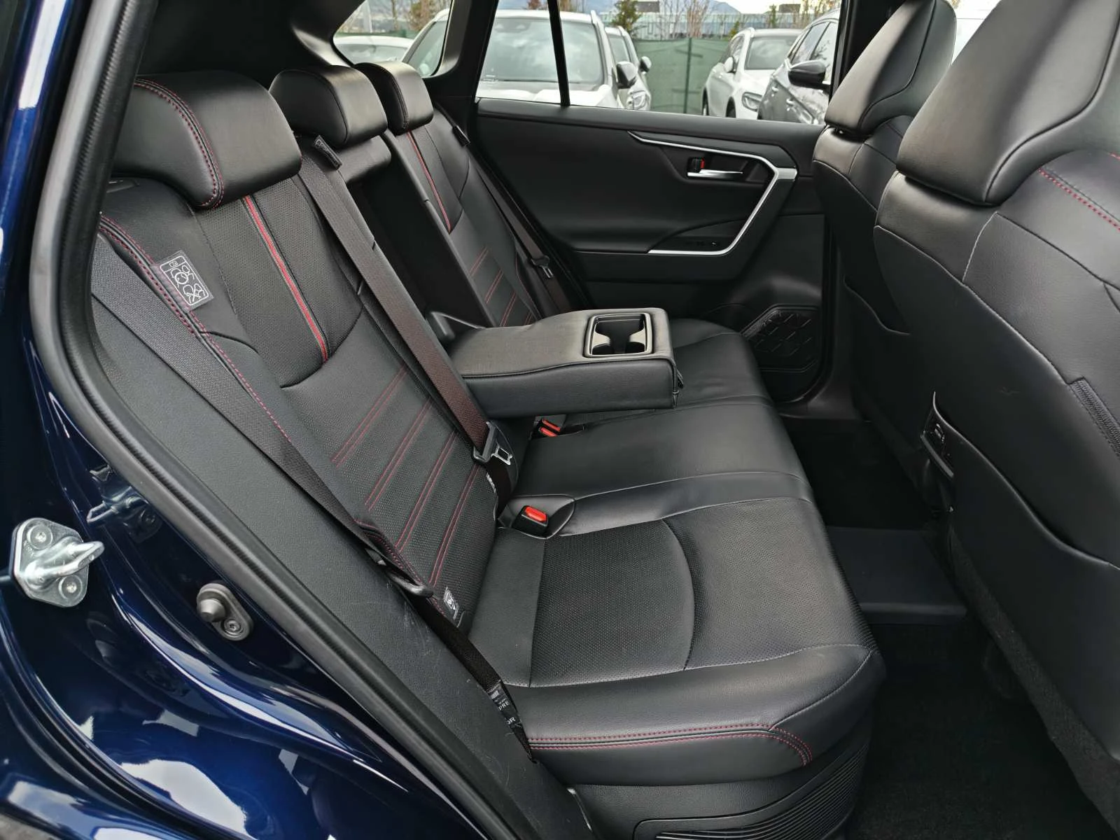 Toyota Rav4 BI-TONE/Панорама/Подгрев/Обдухване/Камера 360/HUD, снимка 17 - Автомобили и джипове - 54178863