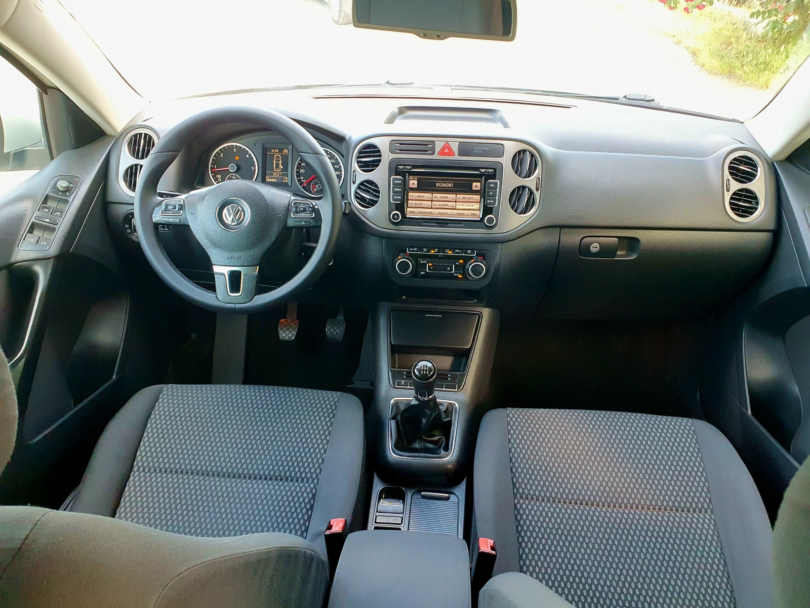 VW Tiguan 2.0TDI EURO 5A, снимка 9 - Автомобили и джипове - 54724964