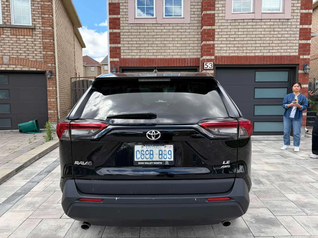 Toyota Rav4 * LE * CARFAX * БЕЗ ПЪРВОНАЧАЛНА ВНОСКА, снимка 4 - Автомобили и джипове - 54920014