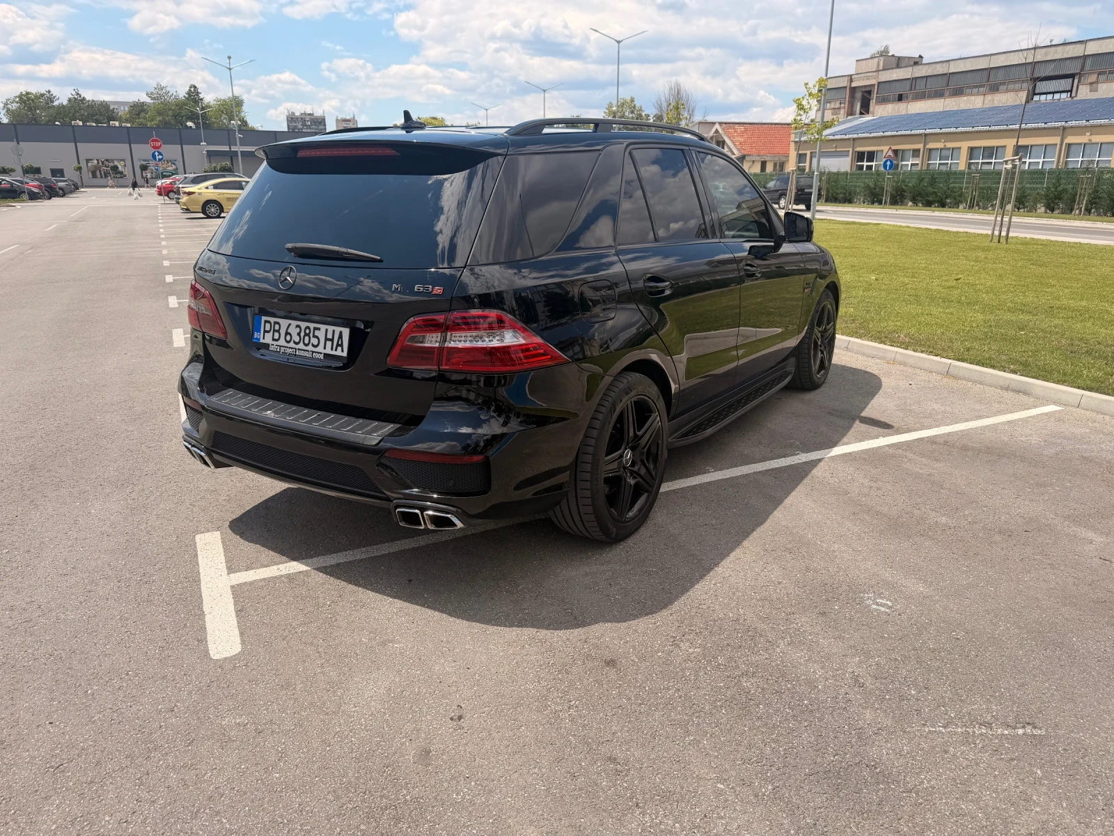 Mercedes-Benz ML 63 AMG Ml 63, снимка 3 - Автомобили и джипове - 55417976
