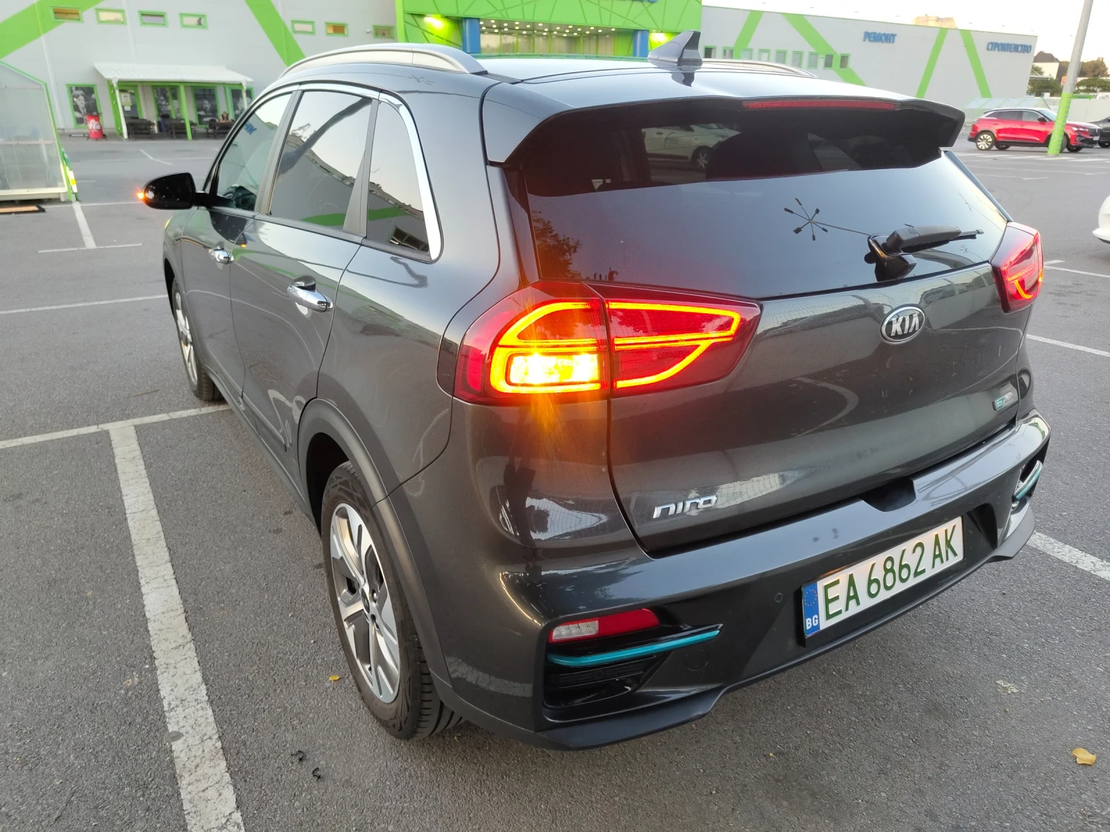 Kia Niro 65kWh/SOH100%/DynamicPlusLine/Kia Connect, снимка 4 - Автомобили и джипове - 55661140