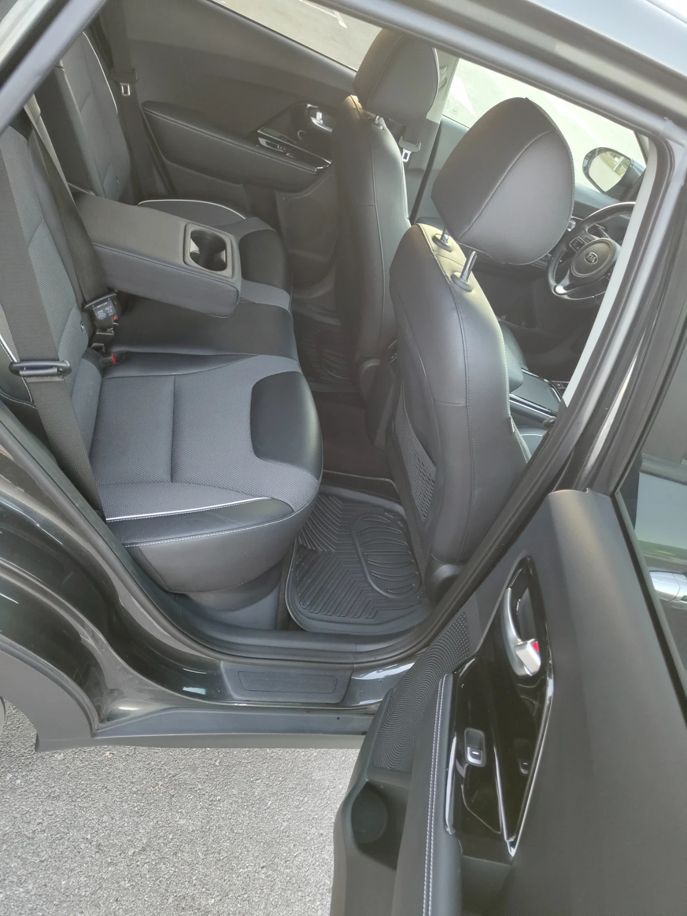 Kia Niro 65kWh/SOH100%/DynamicPlusLine/Kia Connect, снимка 10 - Автомобили и джипове - 55661140