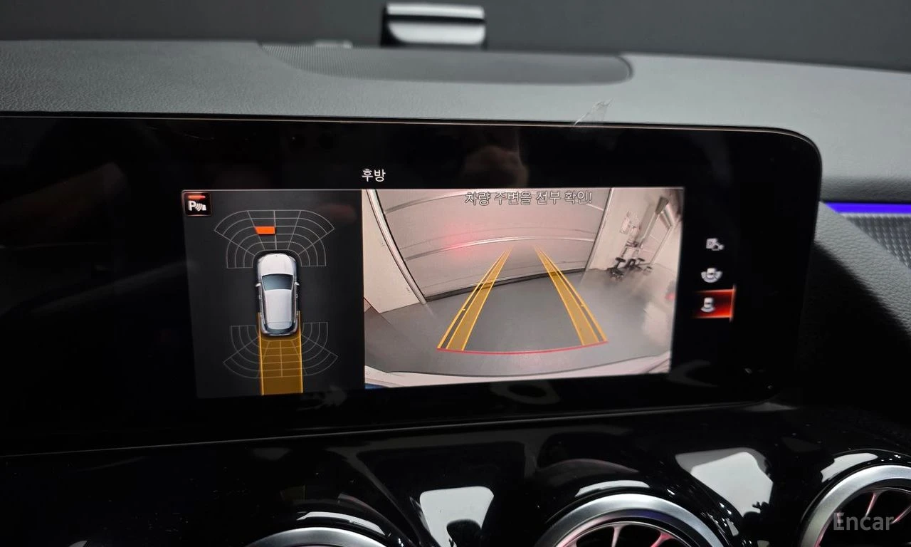 Mercedes-Benz GLA 220 ДИСТРОНИК* LANE* ASSIST* ПОДГРЕВ* КАМЕРА* , снимка 10 - Автомобили и джипове - 56118863
