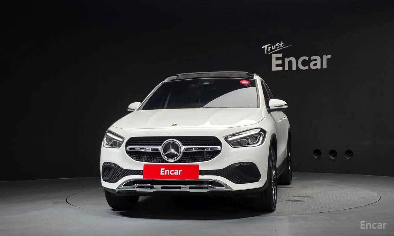 Mercedes-Benz GLA 220 ДИСТРОНИК* LANE* ASSIST* ПОДГРЕВ* КАМЕРА* , снимка 3 - Автомобили и джипове - 56118863