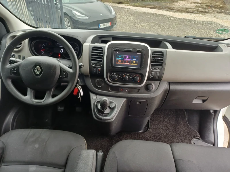 Renault Trafic 1.6 * две врати* 9места * * * Еuro6 * * * , снимка 15 - Бусове и автобуси - 48477739