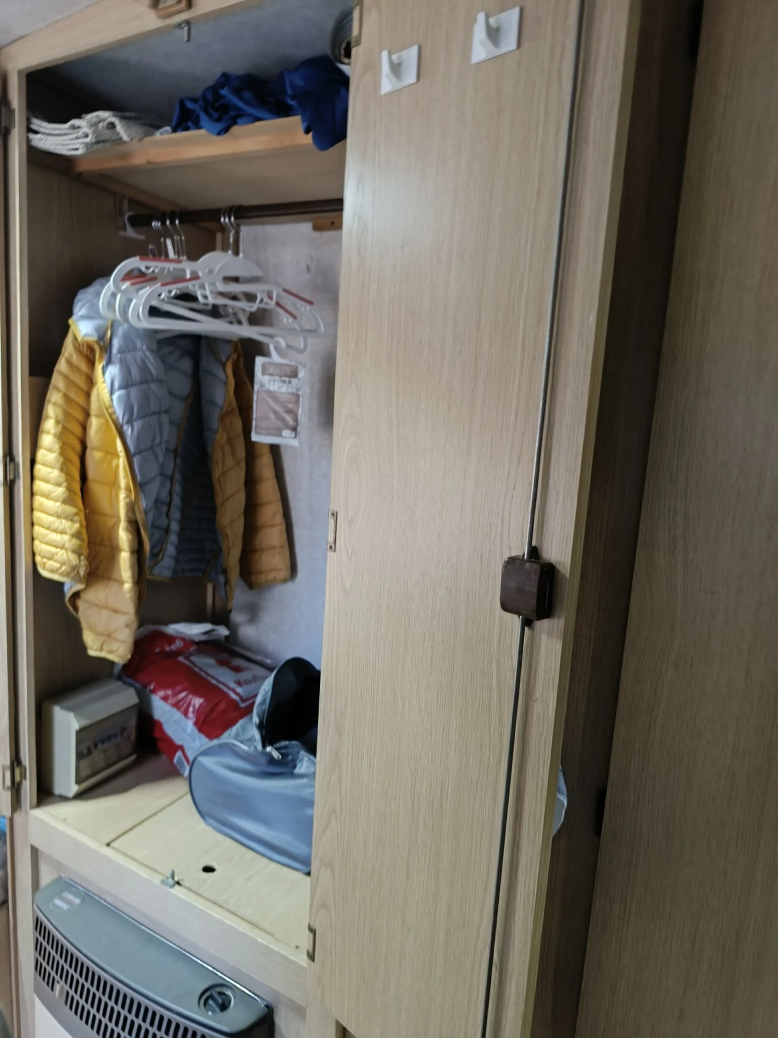 Каравана ABI Sterling Espace, снимка 7 - Каравани и кемпери - 53817680