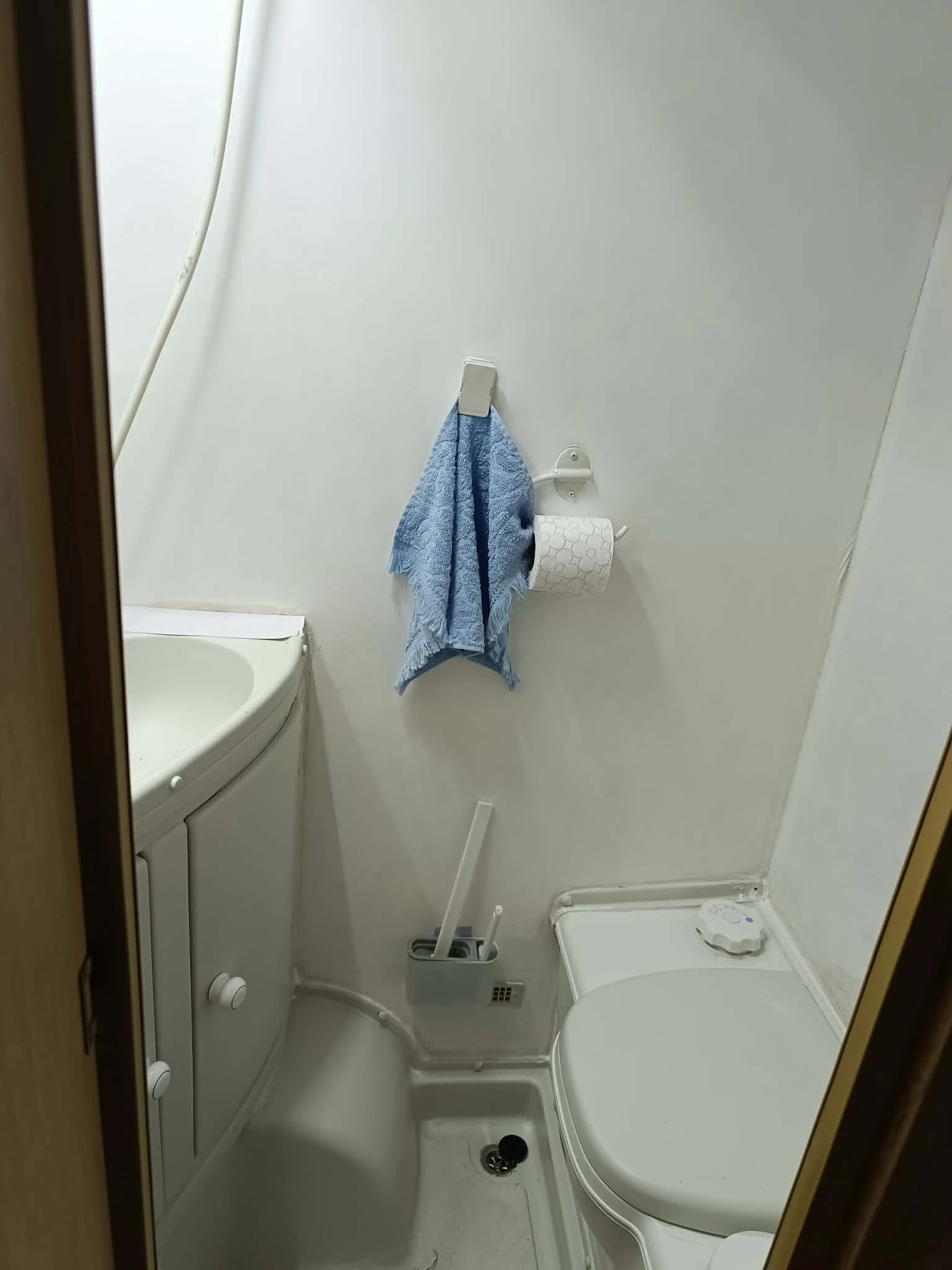 Каравана ABI Sterling Espace, снимка 16 - Каравани и кемпери - 53817680