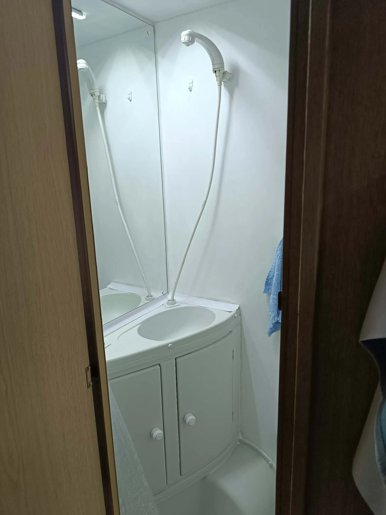 Каравана ABI Sterling Espace, снимка 15 - Каравани и кемпери - 53817680