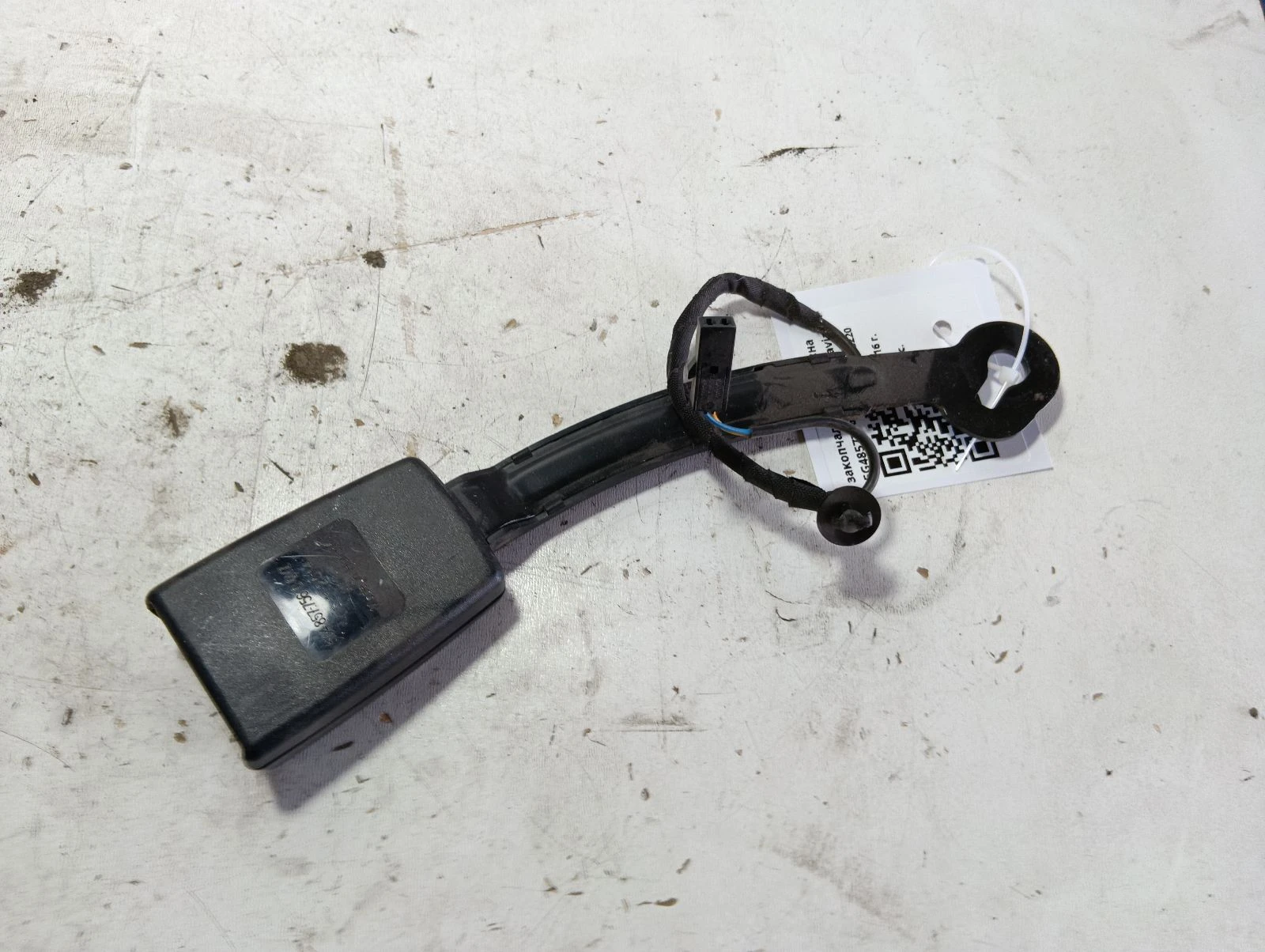 закопчалка колан дясна 5G4857756C Skoda Octavia