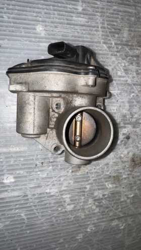Дроселова Клапа за Ford Focus 2009 - VR2S64-9E927-FC, снимка 2 - Части - 52831412