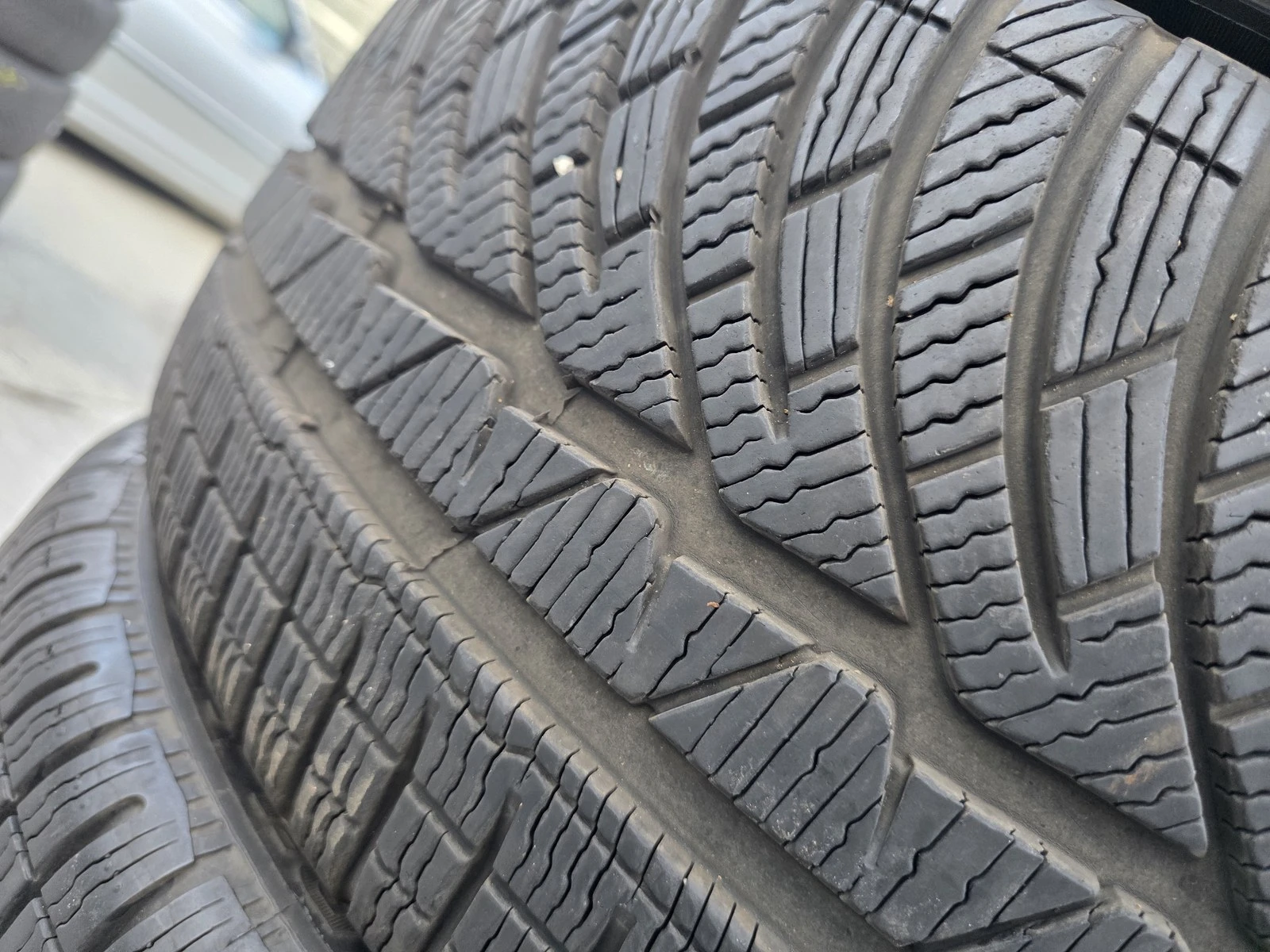 ���� 235/40R18 | Mobile.bg � ����������� 5