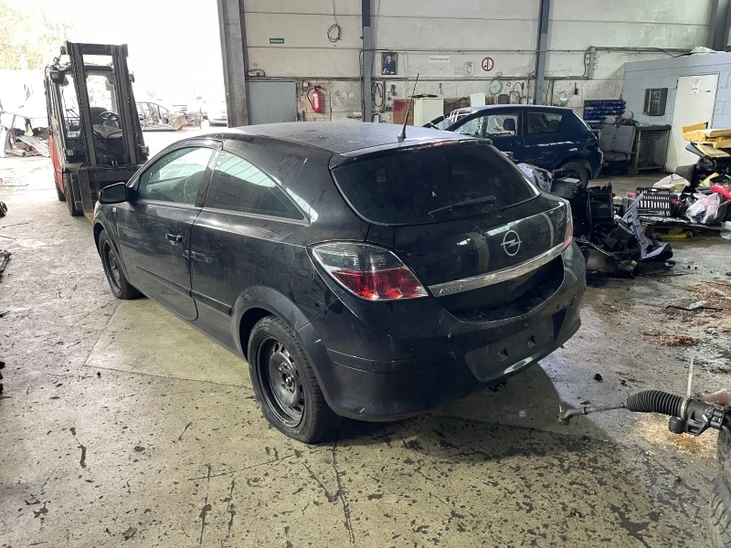 Opel Astra GTC 1.8i Automatic, снимка 3 - Автомобили и джипове - 40403501