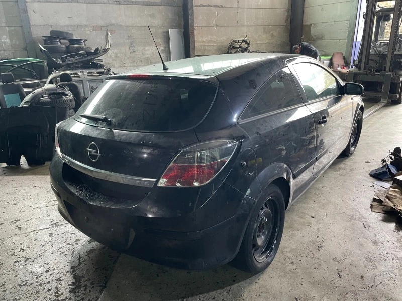 Opel Astra GTC 1.8i Automatic, снимка 2 - Автомобили и джипове - 40403501