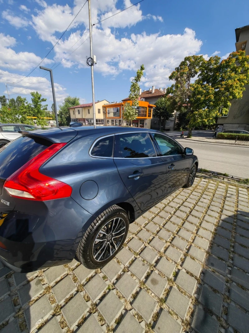 Volvo V40 D2, снимка 10 - Автомобили и джипове - 47448171