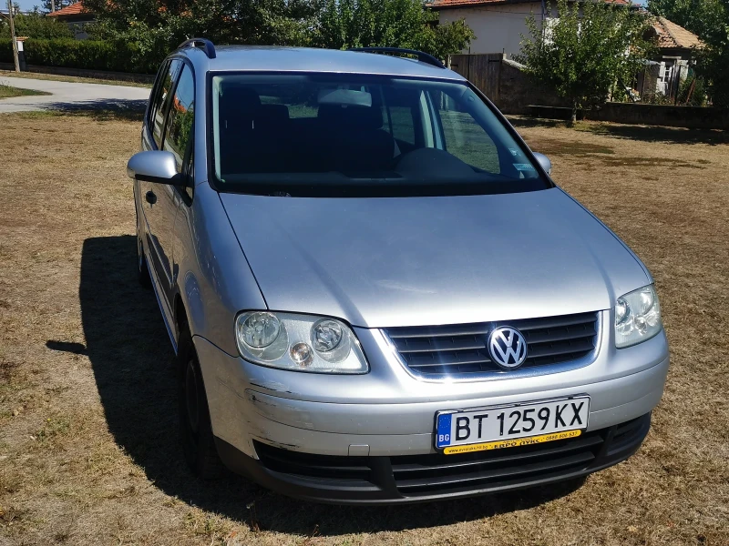 VW Touran 1.9 TDI, снимка 2 - Автомобили и джипове - 47315642