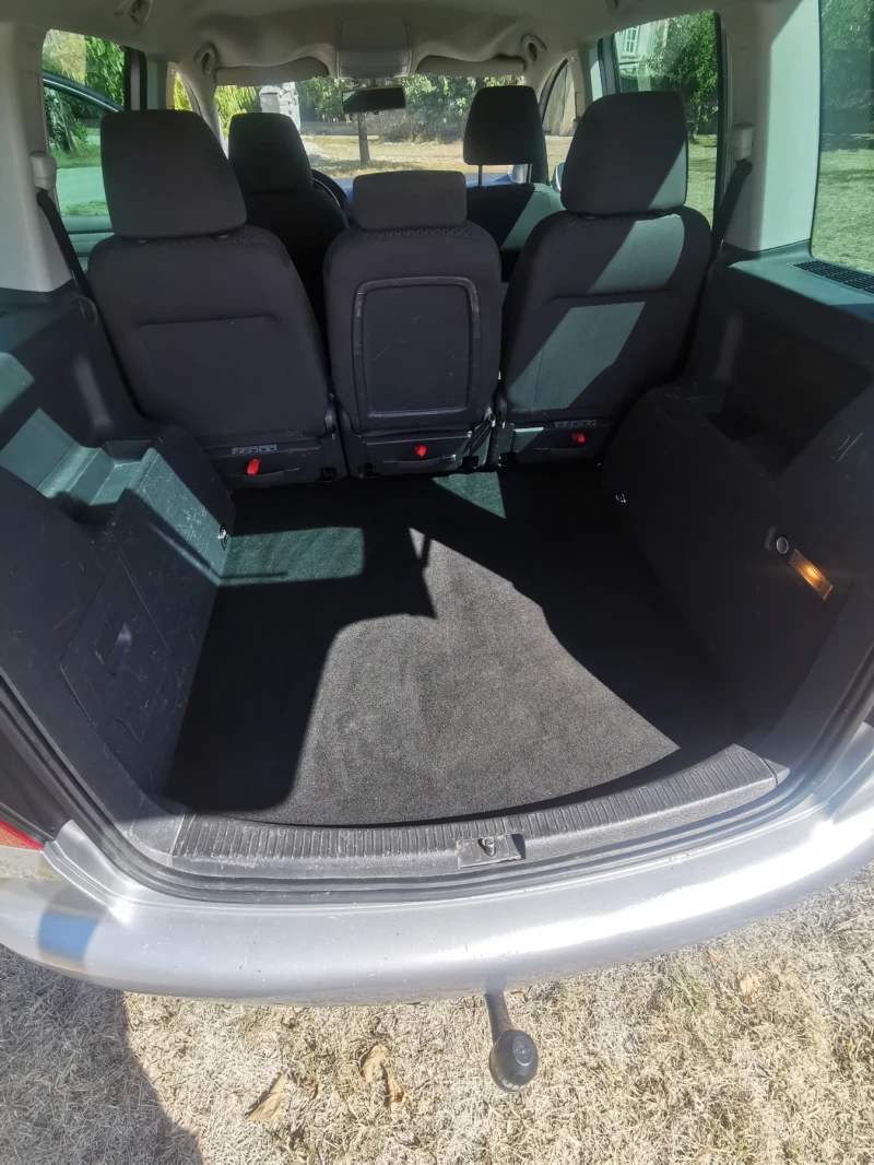 VW Touran 1.9 TDI, снимка 11 - Автомобили и джипове - 47315642