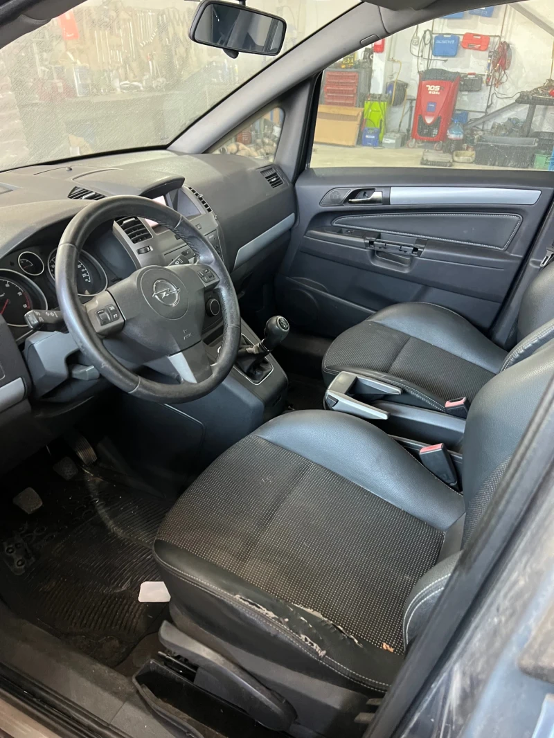 Opel Zafira 1.9CDTI, снимка 5 - Автомобили и джипове - 47804416