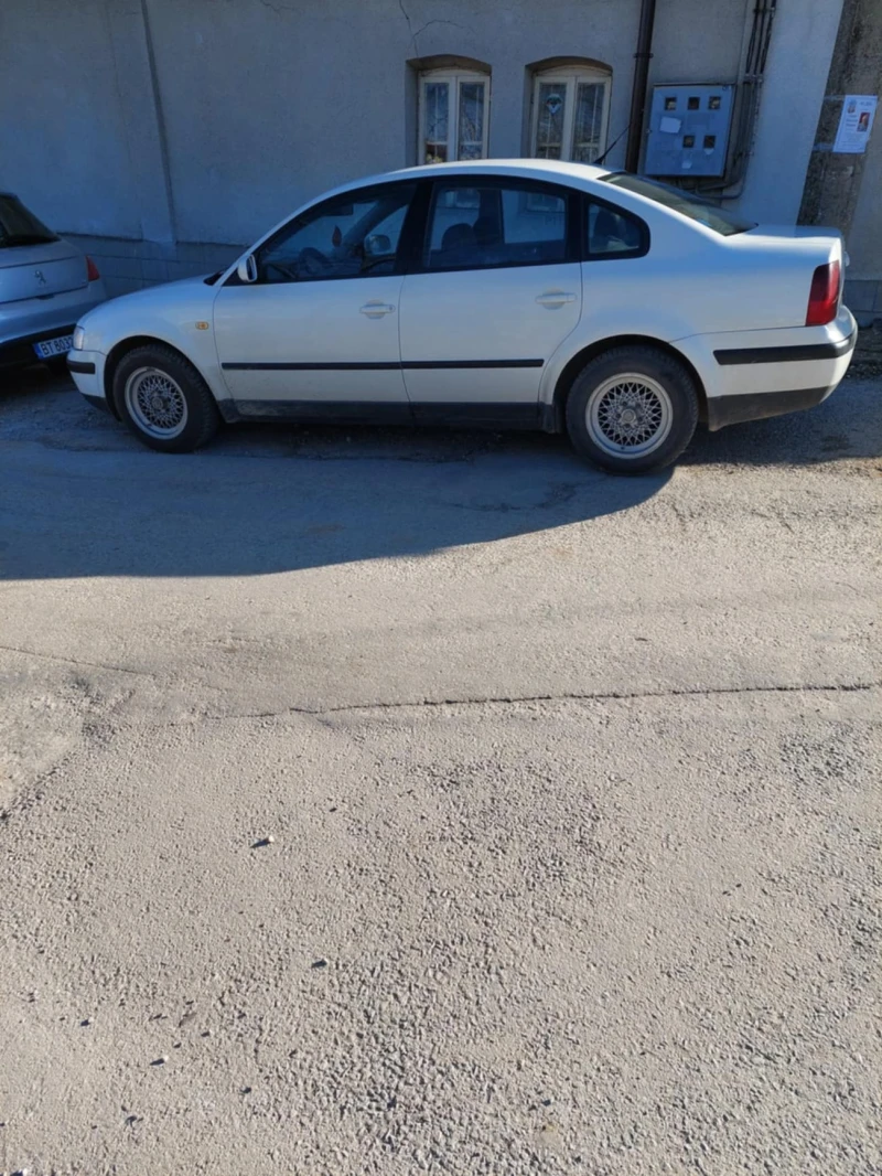 VW Passat, снимка 6 - Автомобили и джипове - 48393290