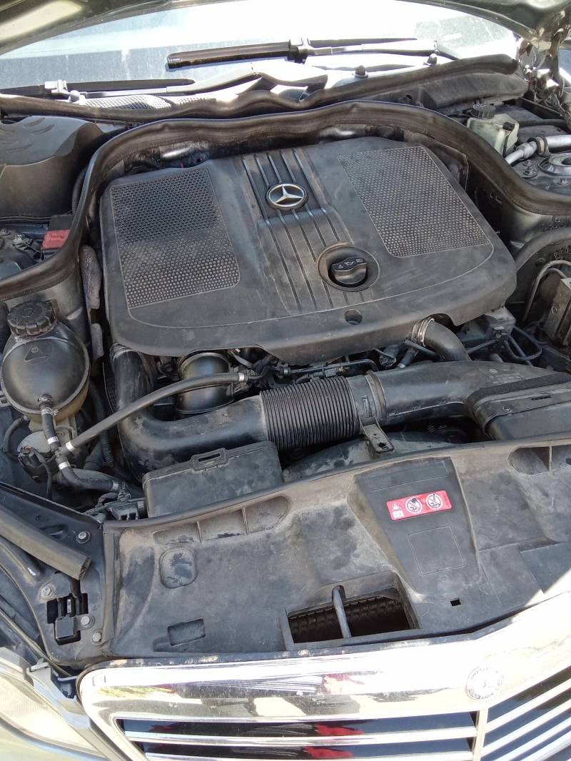 Mercedes-Benz E 200, снимка 9 - Автомобили и джипове - 52367385