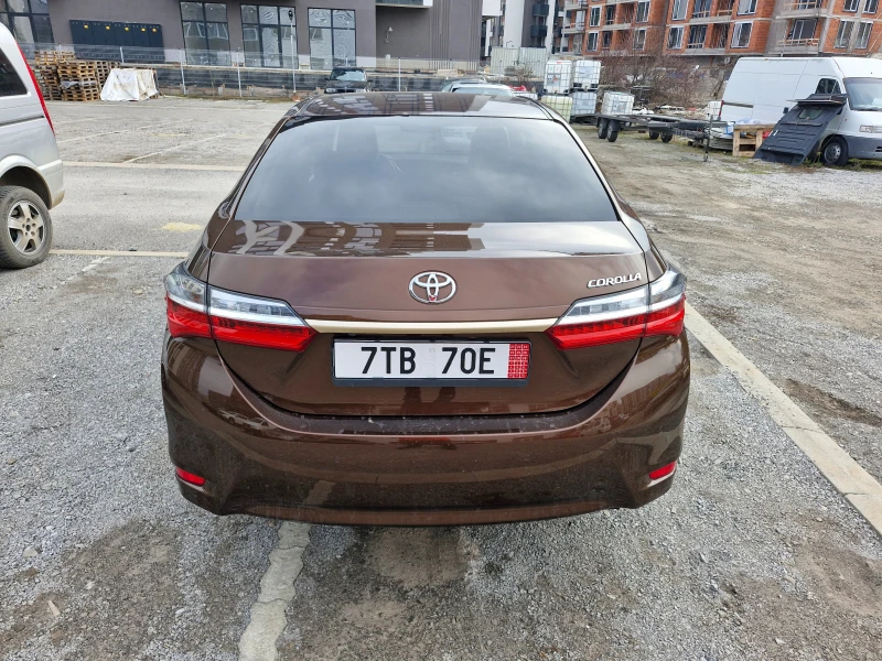 Toyota Corolla 1, 6 46000 km, снимка 13 - Автомобили и джипове - 48997761