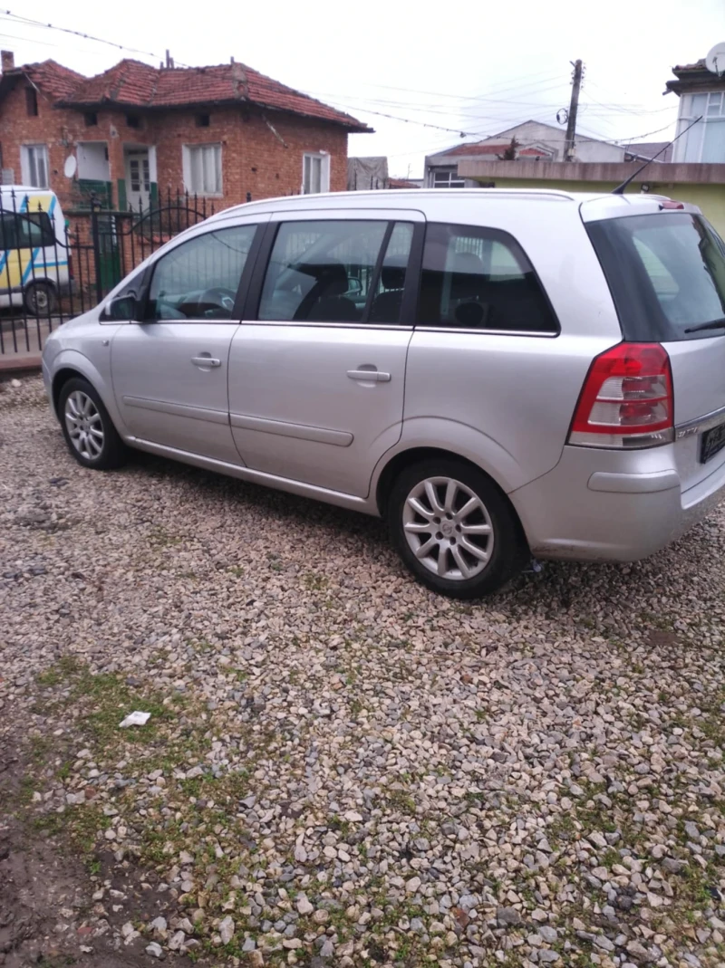 Opel Zafira 1.9dtci  face 6скорости 7места  клима, снимка 3 - Автомобили и джипове - 49394650