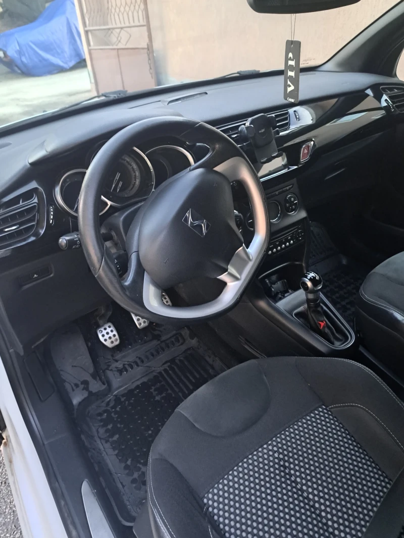 Citroen DS3 Лемитирана серия, снимка 4 - Автомобили и джипове - 51240387