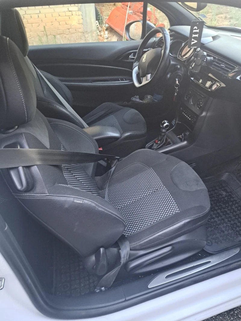 Citroen DS3 Лемитирана серия, снимка 8 - Автомобили и джипове - 51240387