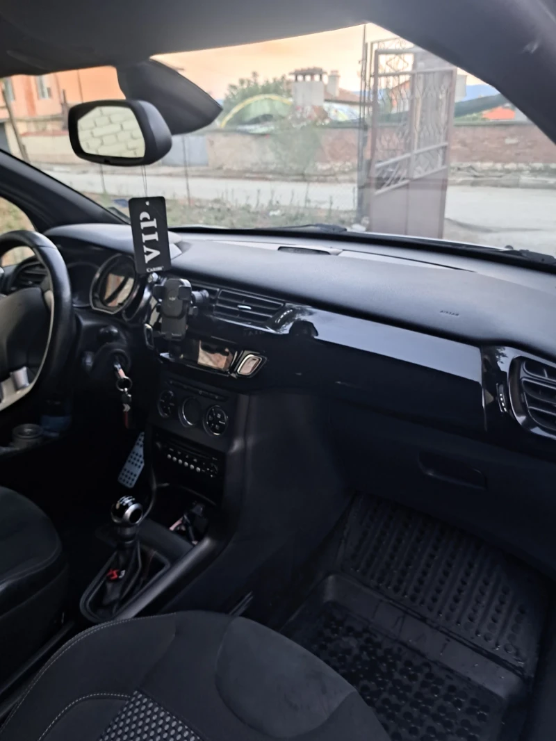 Citroen DS3 Лемитирана серия, снимка 6 - Автомобили и джипове - 51240387