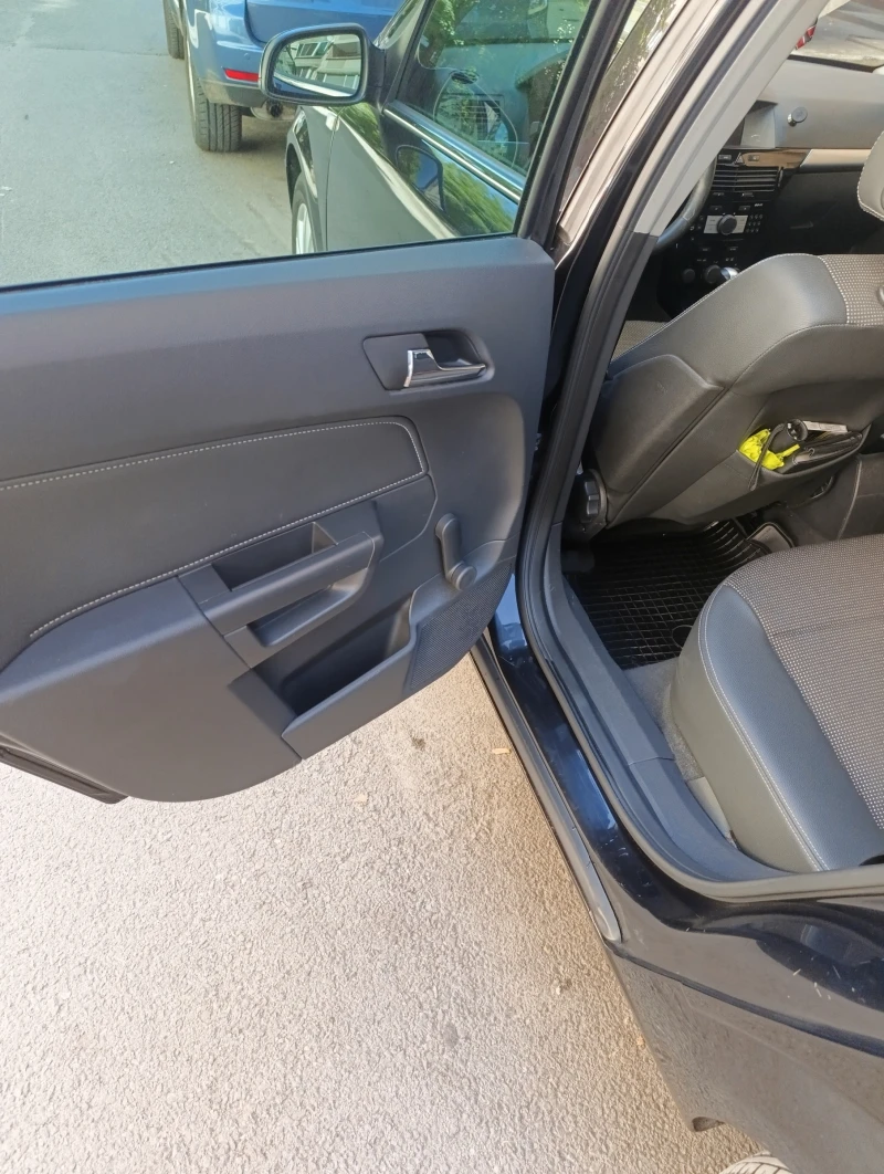 Opel Astra, снимка 11 - Автомобили и джипове - 52213095