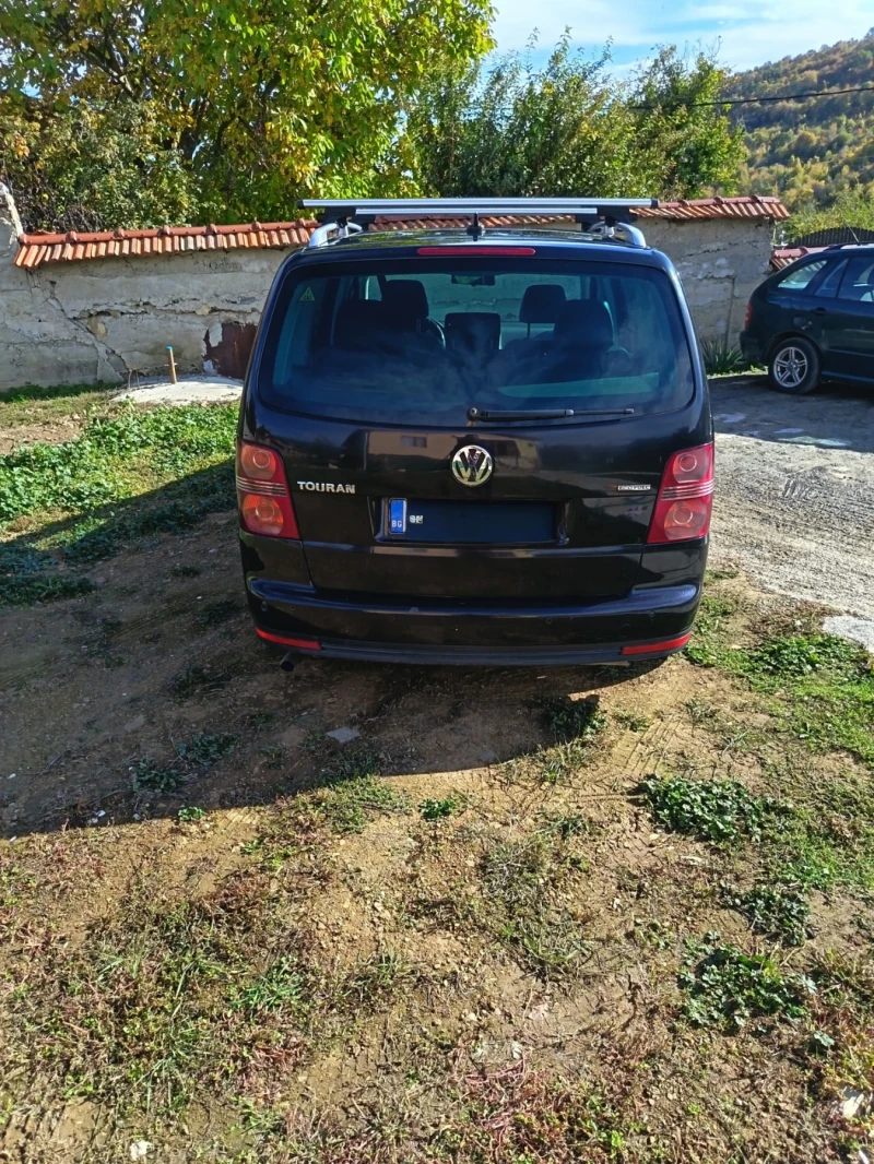 VW Touran  Facelift/ заводски метан, снимка 2 - Автомобили и джипове - 52189400