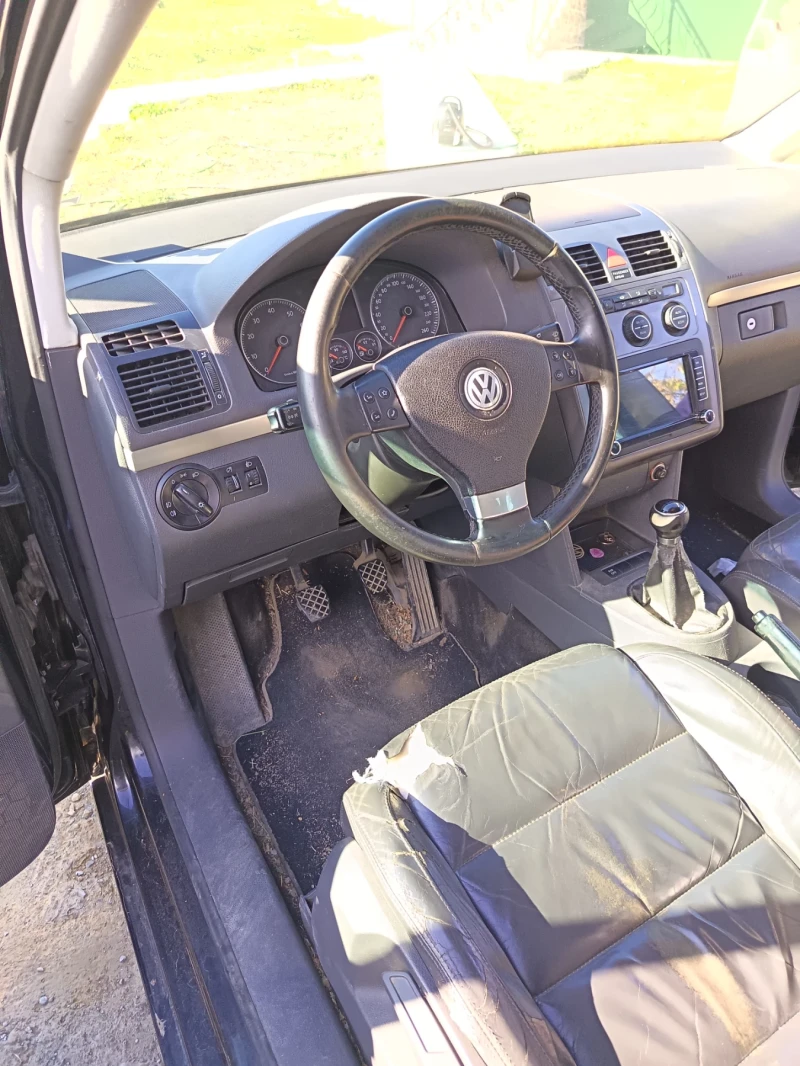 VW Touran  Facelift/ заводски метан, снимка 14 - Автомобили и джипове - 52189400