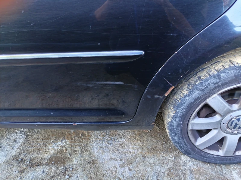 VW Touran  Facelift/ заводски метан, снимка 9 - Автомобили и джипове - 52189400