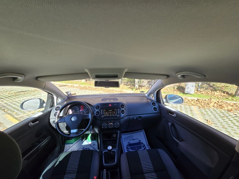 VW Golf Plus КОЛЕДНА ПРОМОЦИЯ/1.6i/ПАРКТРОНИК/NAVI, снимка 14 - Автомобили и джипове - 52802296