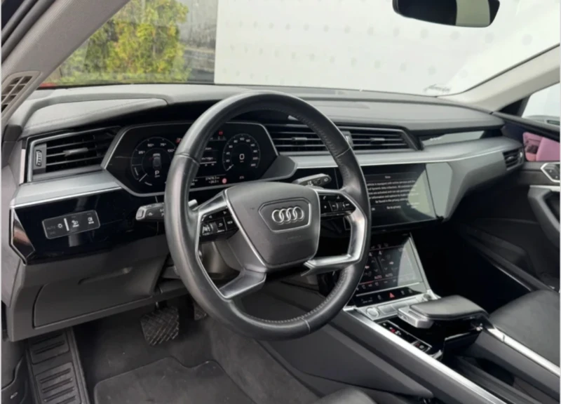 Audi E-Tron, снимка 14 - Автомобили и джипове - 53446645