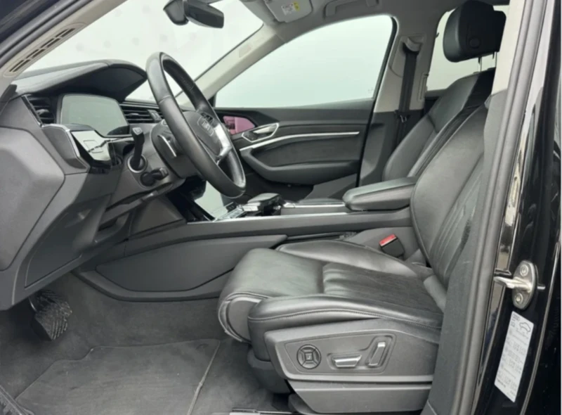 Audi E-Tron, снимка 6 - Автомобили и джипове - 53446645