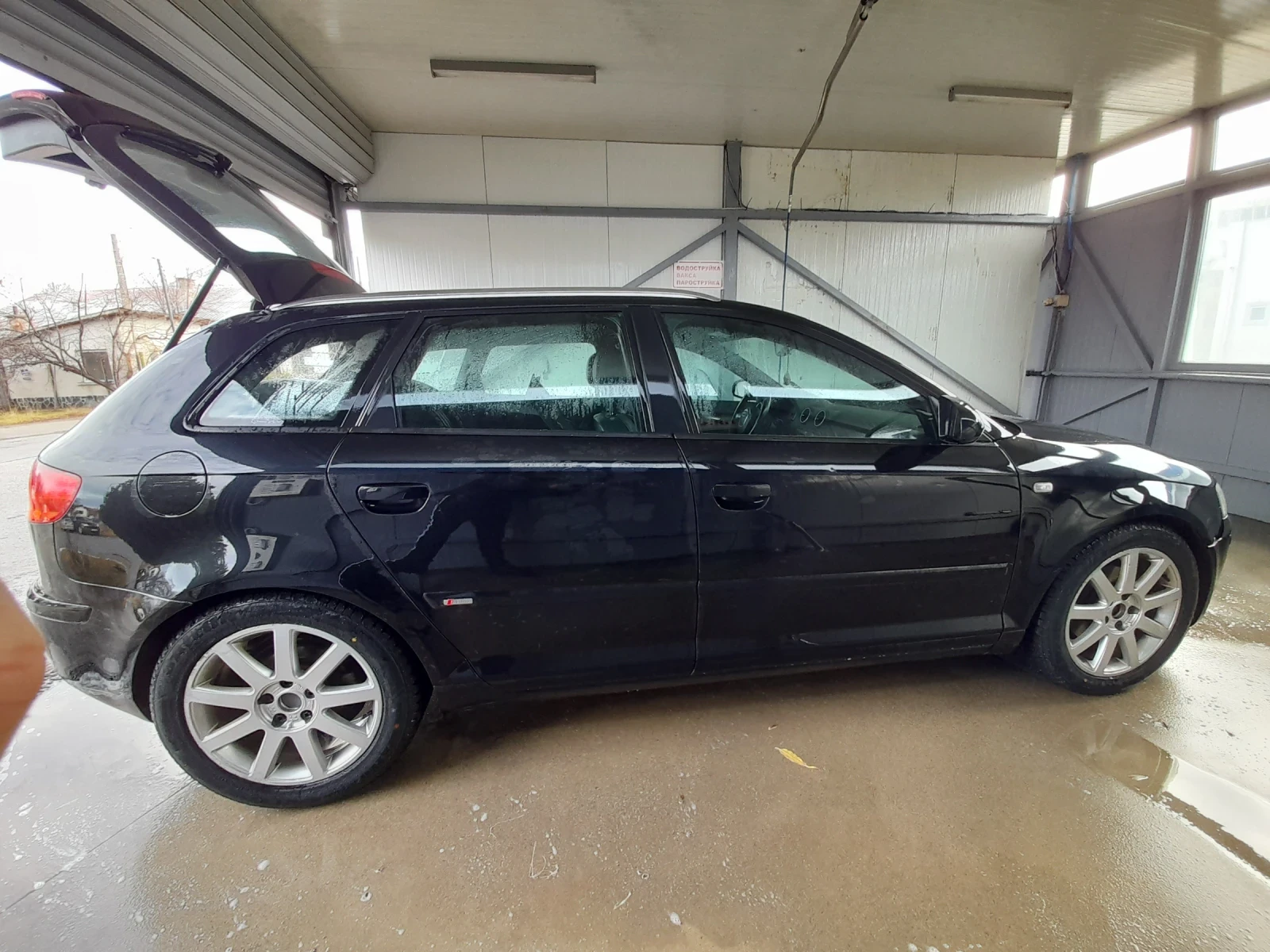 Audi A3 1.9 Sport back s line - изображение 3