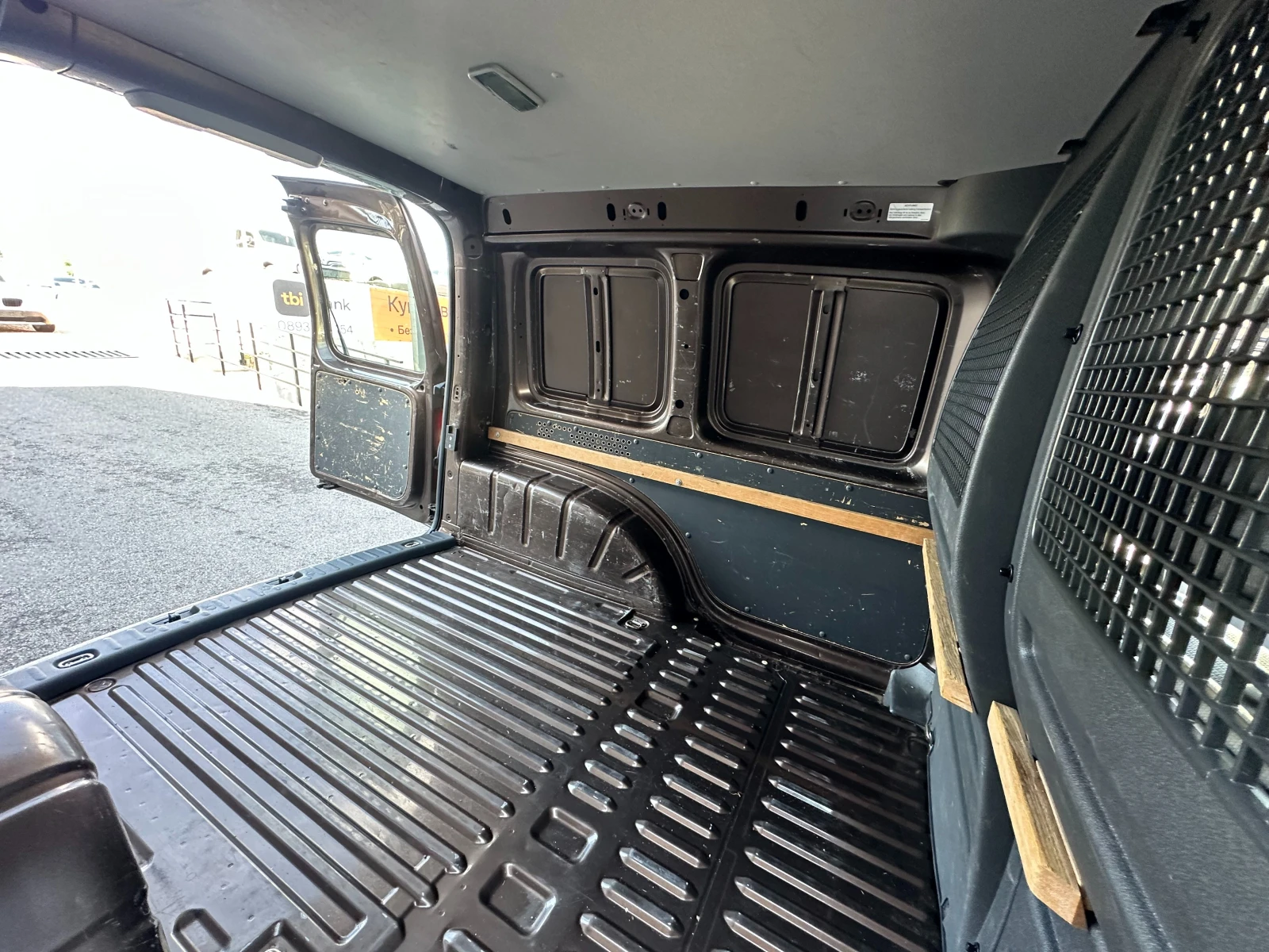 VW Caddy 2.0TDI НОВ ВНОС  - изображение 9
