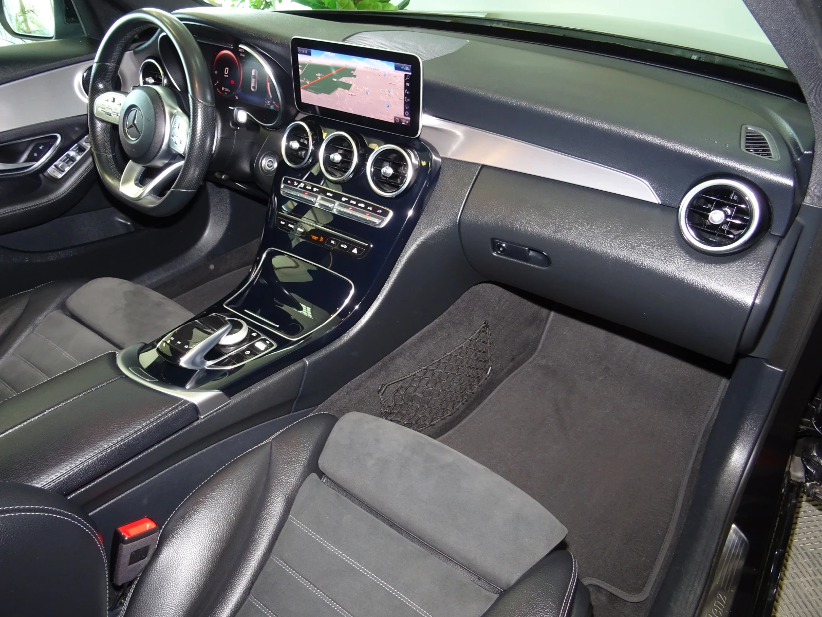 Mercedes-Benz C 220 AMG LINE 9G AVANTGARDE - изображение 9