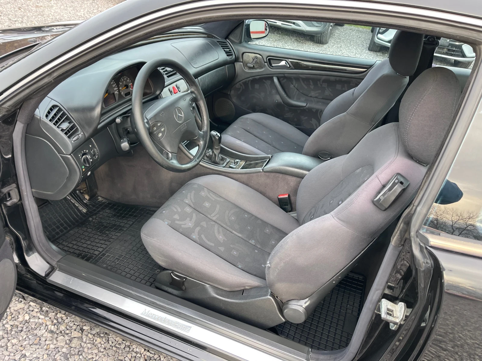 Mercedes-Benz CLK 200 Компресор, 2 комплекта гуми, Вс.платено за 1г. - изображение 9